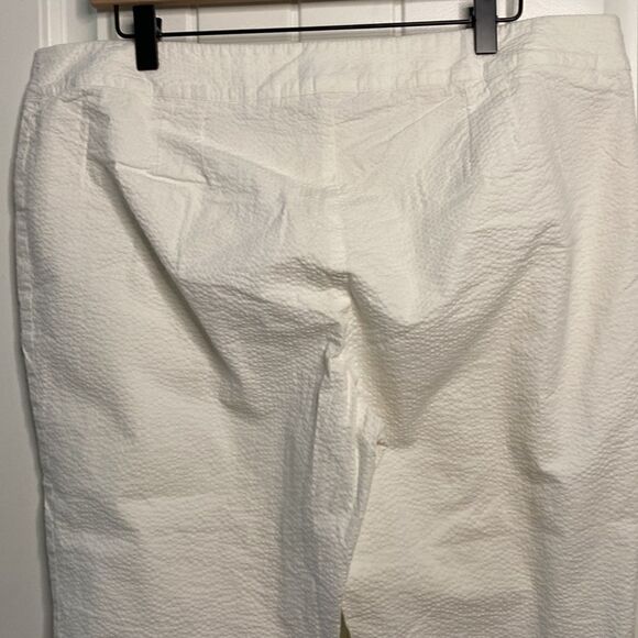 Jones New York Textured White Cropped Leg Stretch Pants - Picture 7 of 10